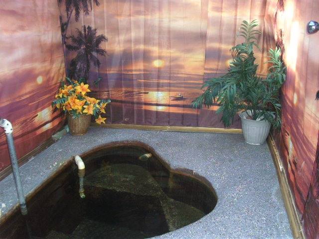 Hot springs filled tub. Photo: facebook.com/essrve