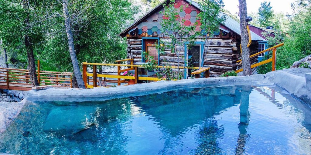 Merrifield Homestead Cabins & Hot Springs