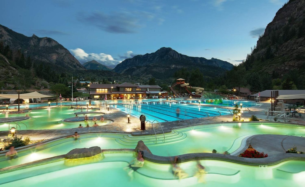 The outdoor pools at Twin Peaks Lodge & Hot Springs